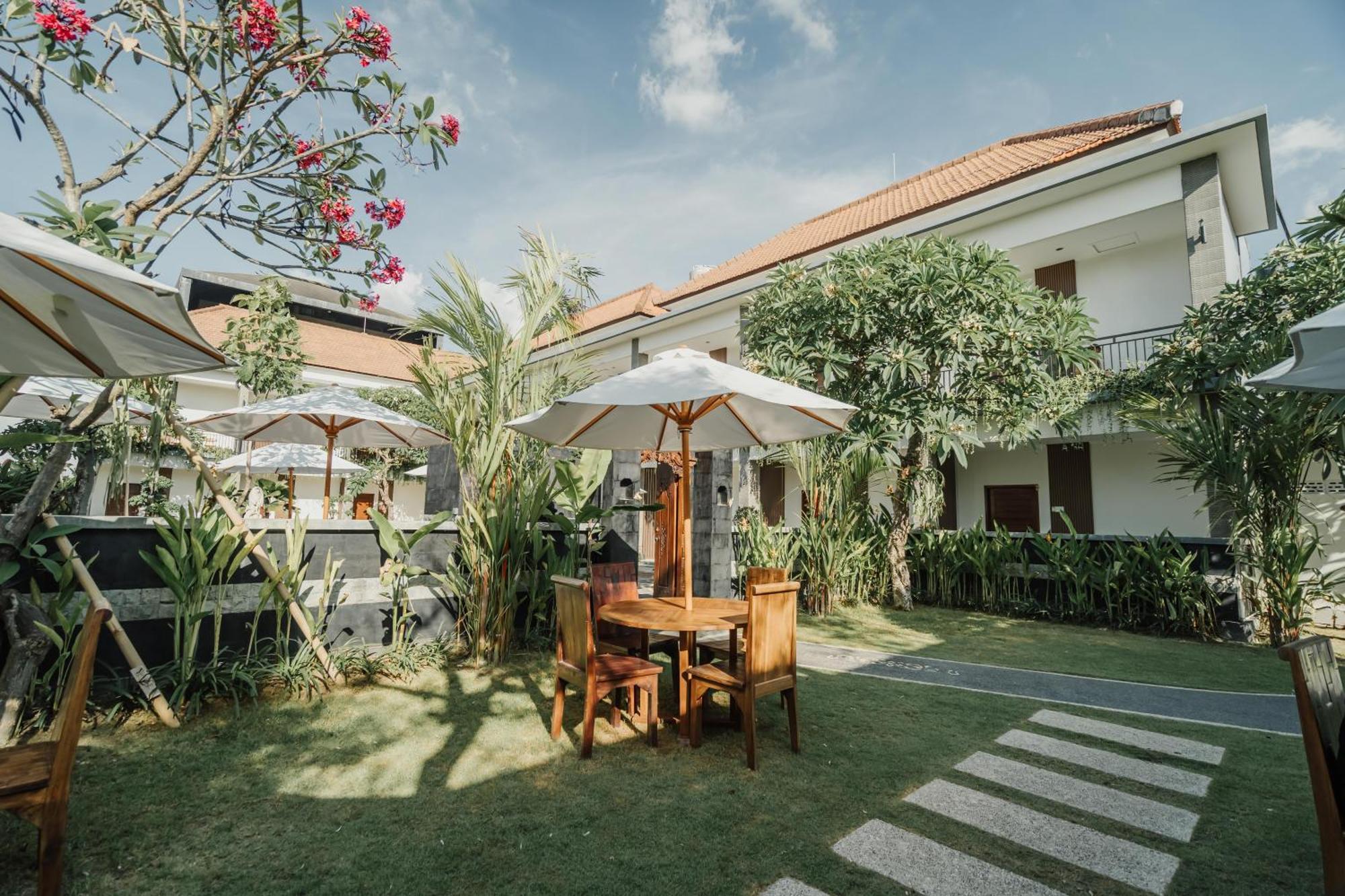 You Suite Seminyak Legian  Exterior photo